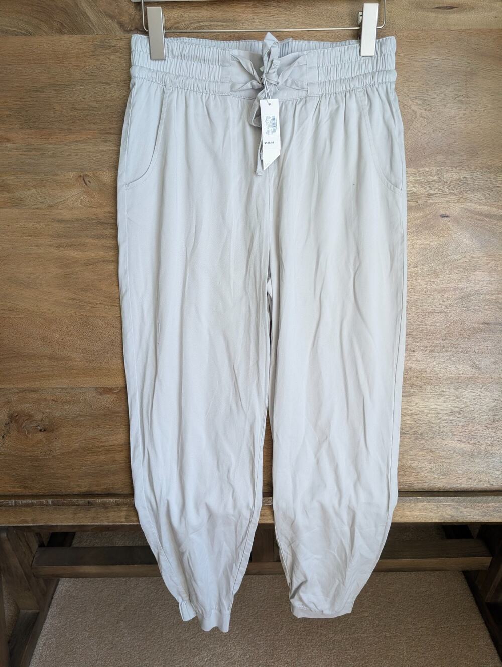 NWT Travis Mathew Sunny Outlook Jogger Pants Womens Small Light Gray Drawstring